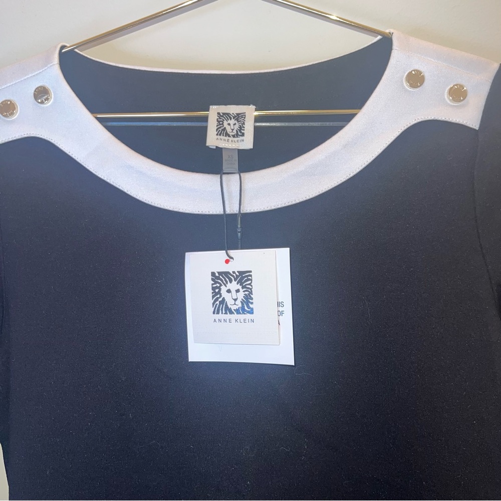 Anne Klein Black & Ivory Knit Top Gold Button Detail NWT XS - Picture 3 of 7